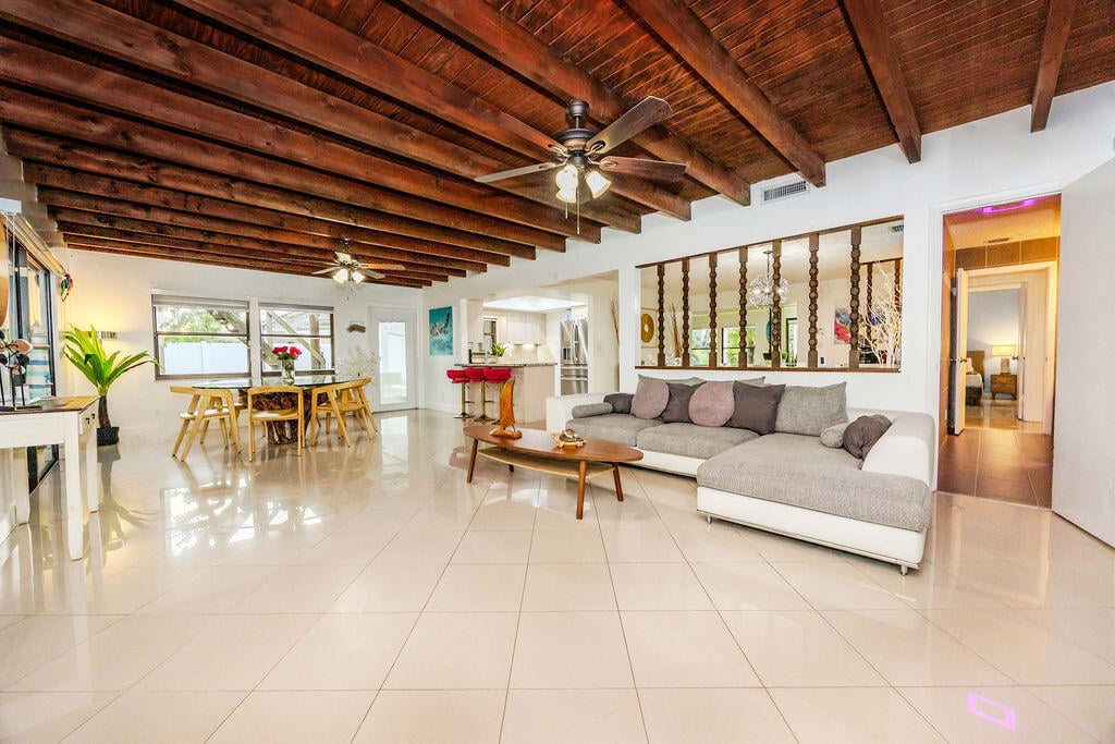 Residence photo 18