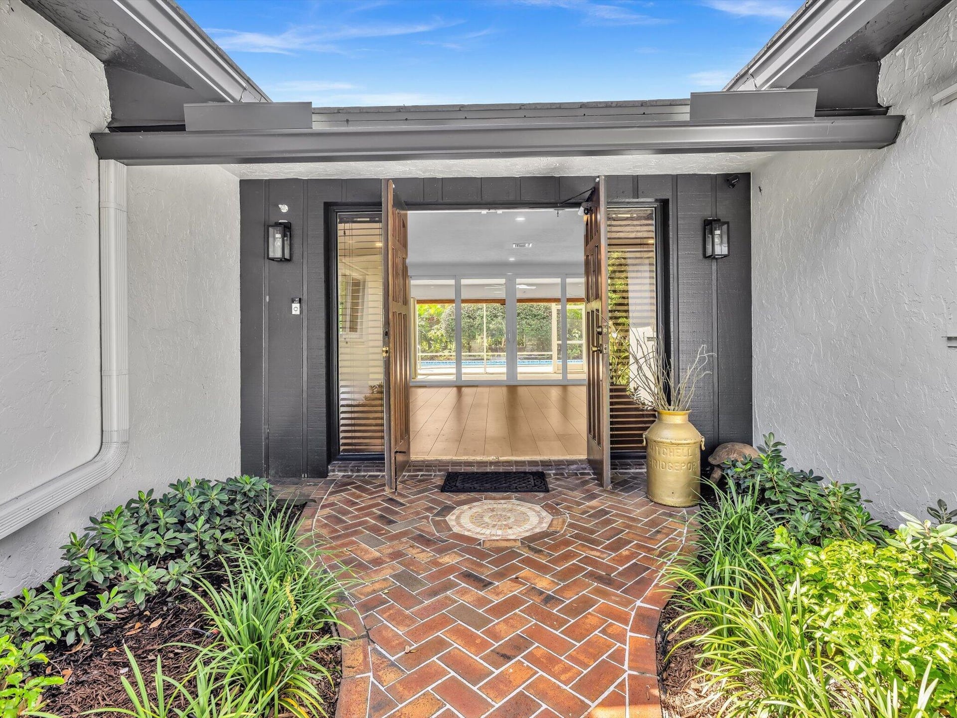 Residence photo 2