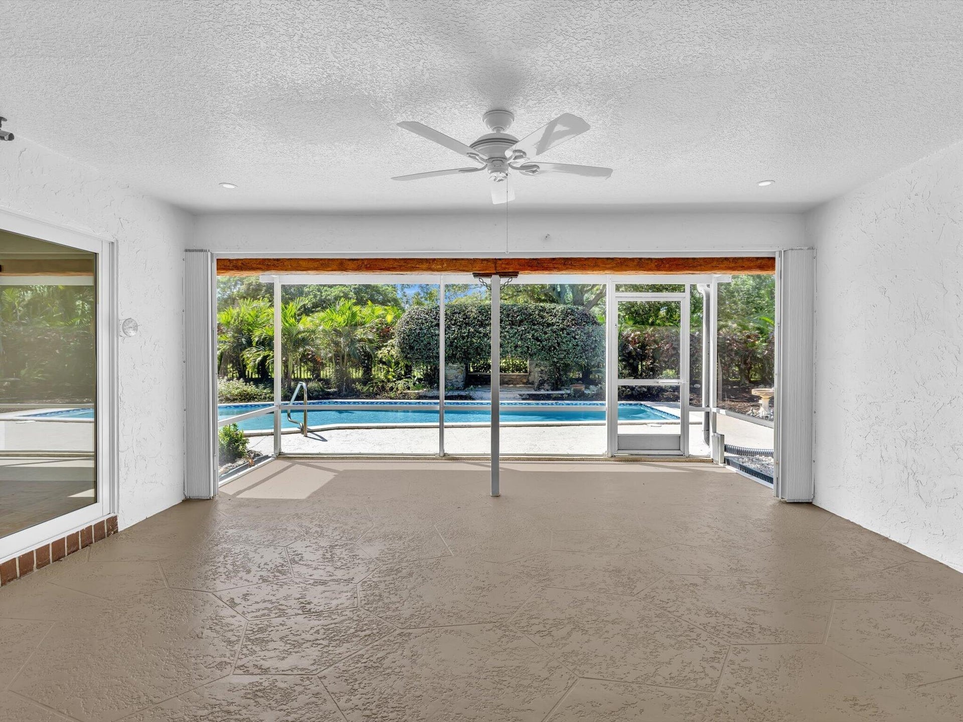 Residence photo 24