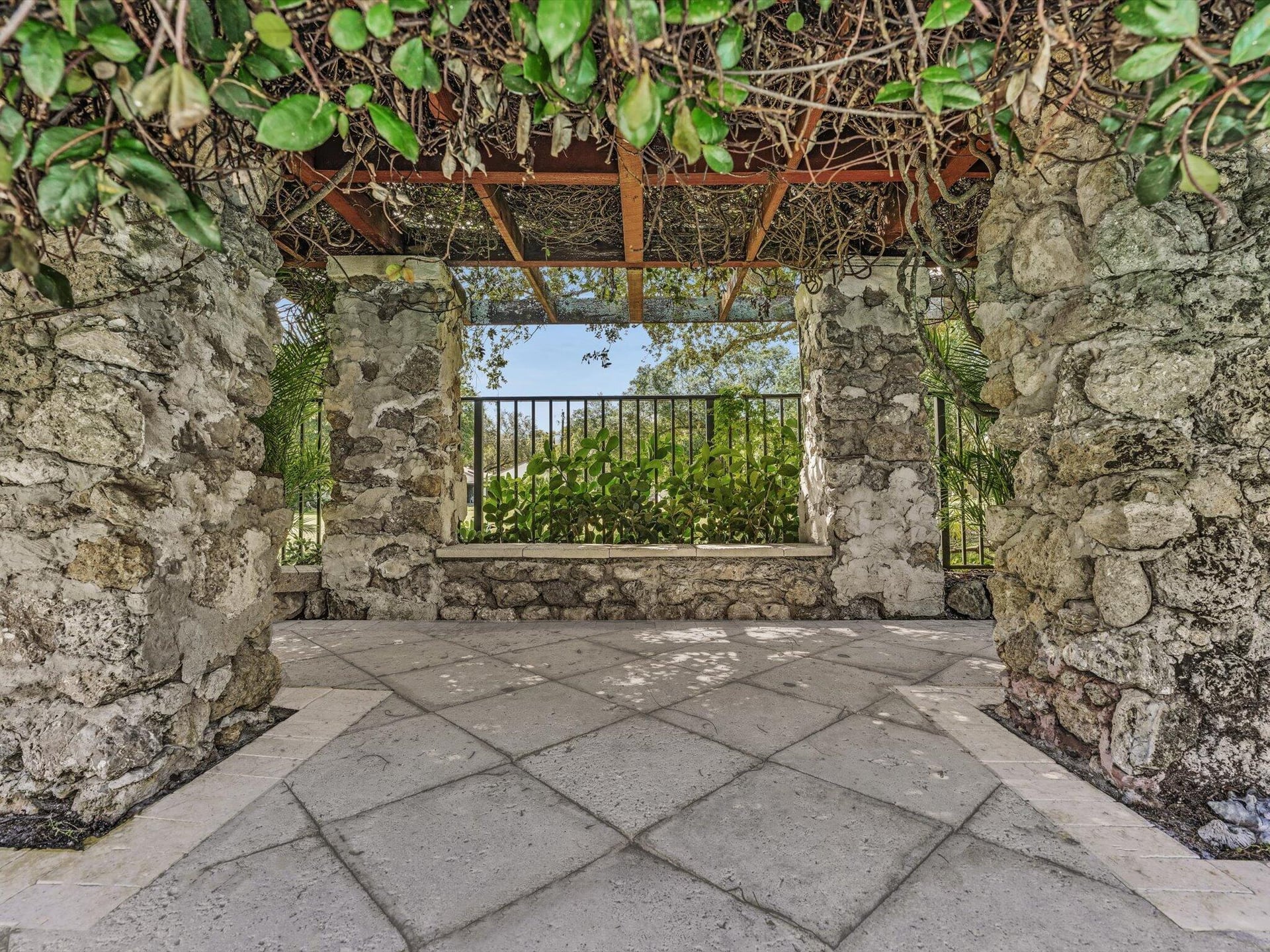 Residence photo 36