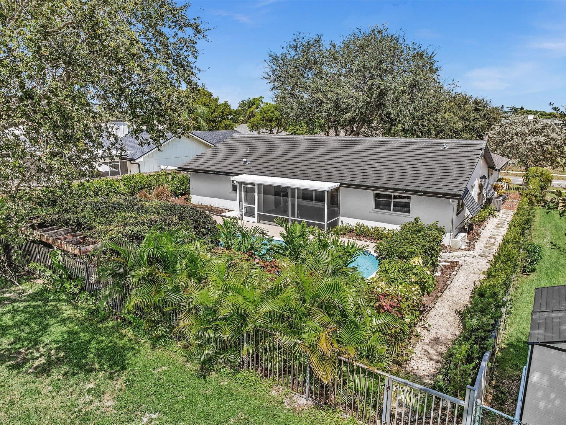Residence photo 43
