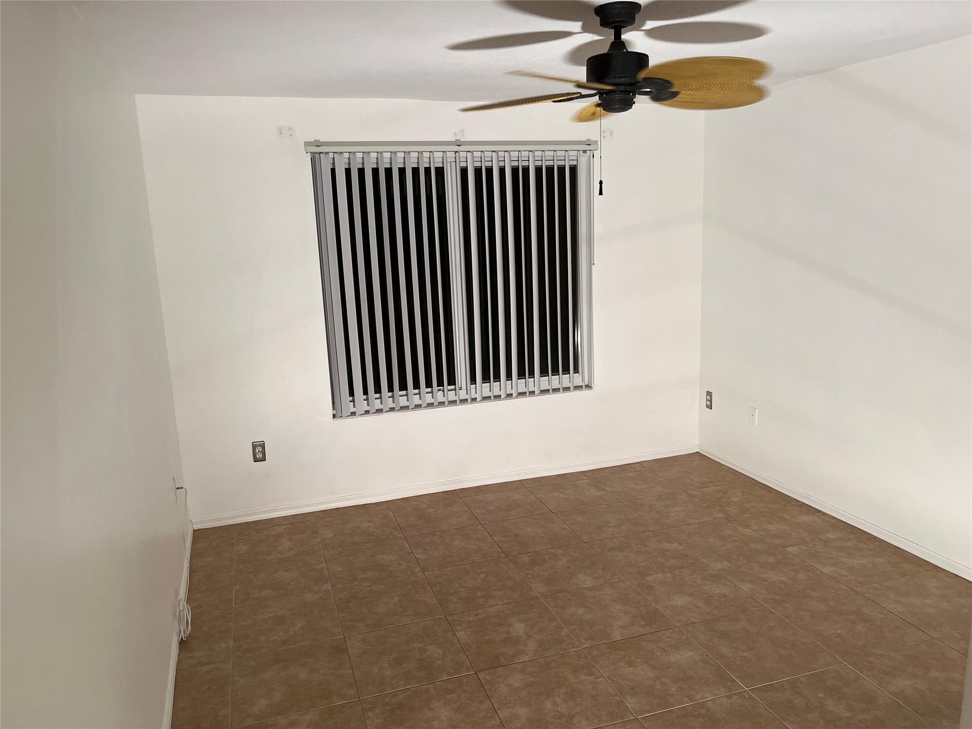  Unit 913 photo 12