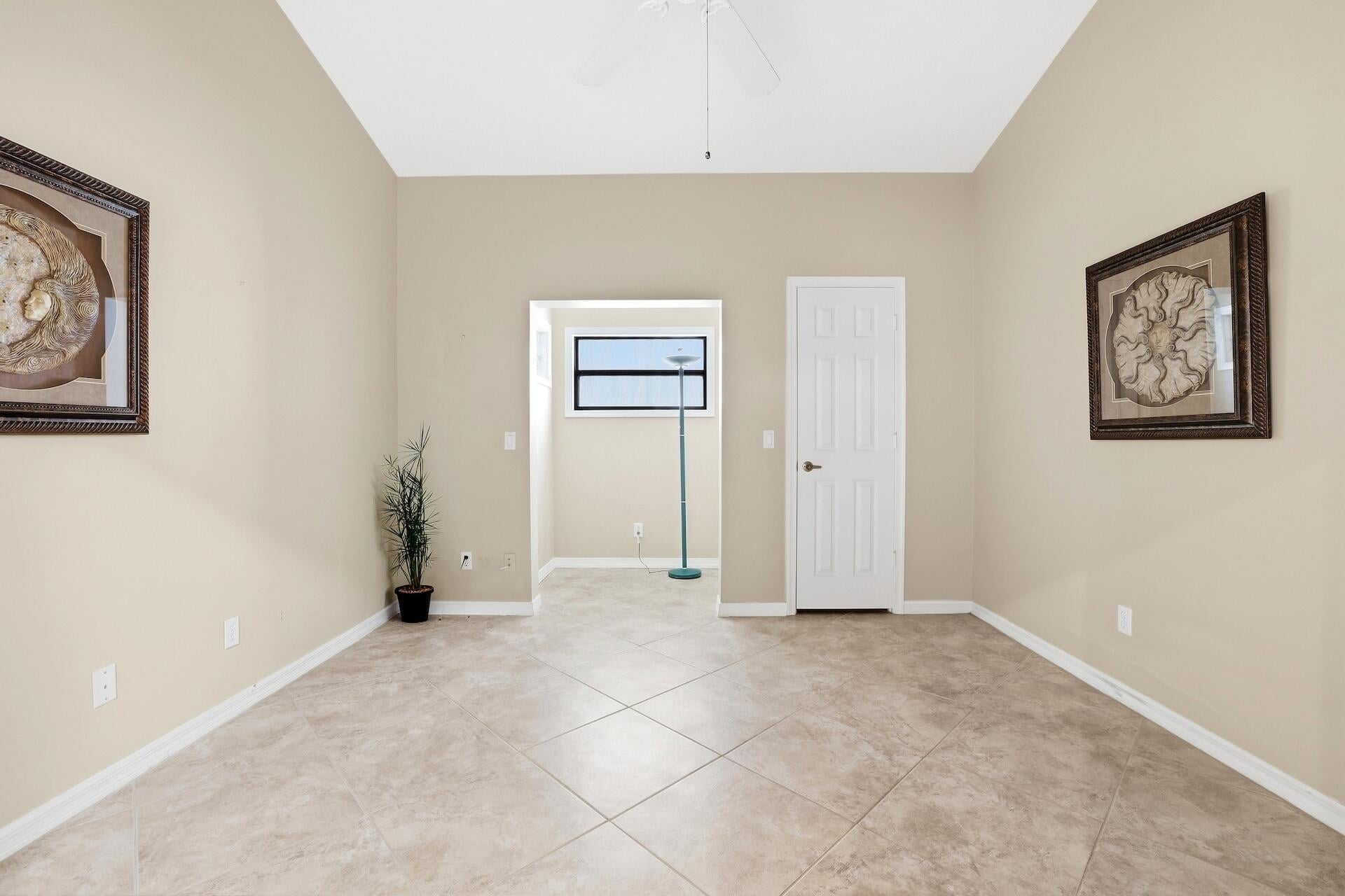 Residence photo 12