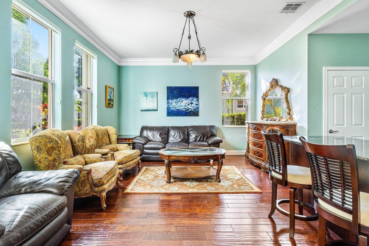  Residence photo 4