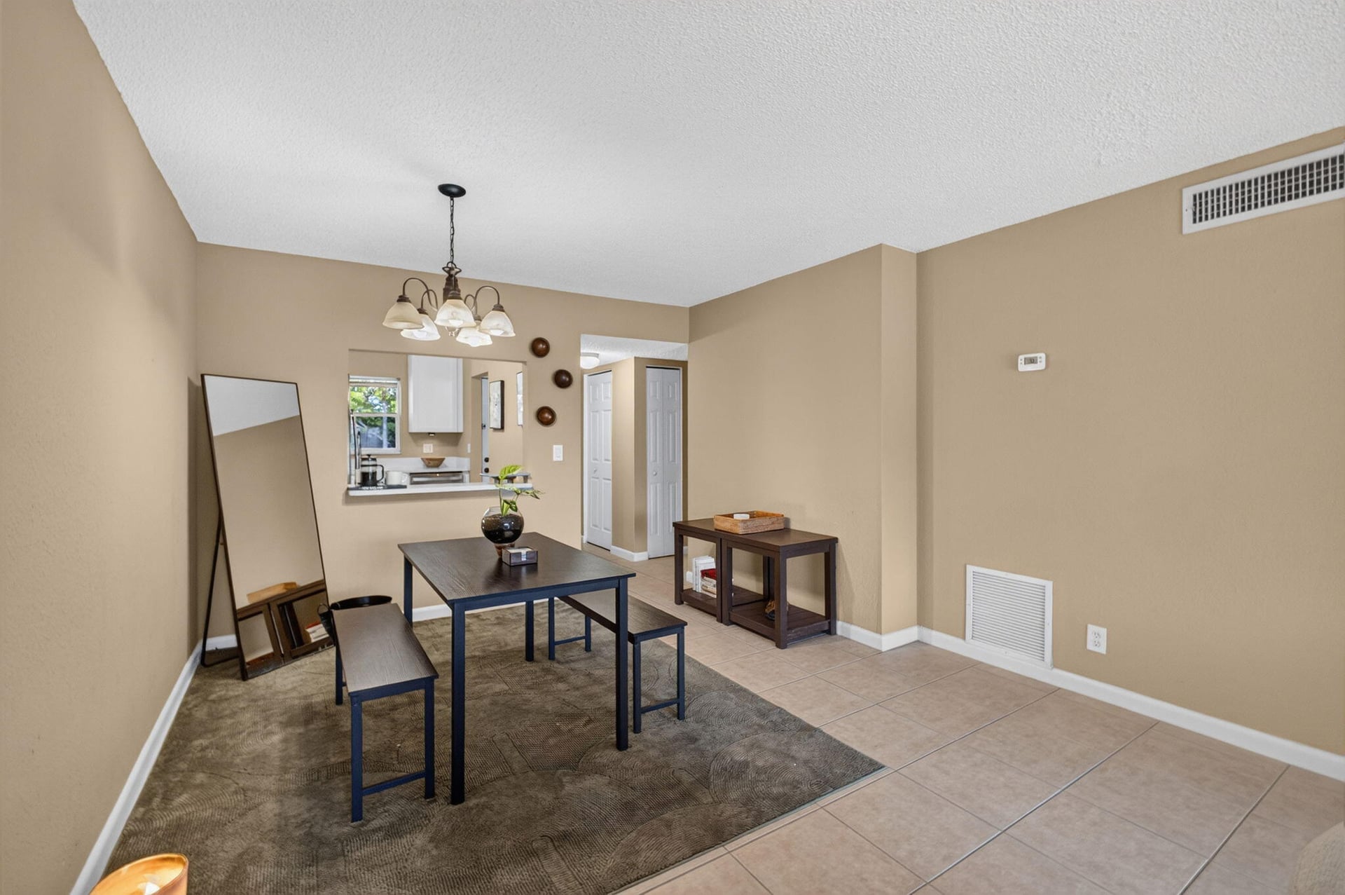 Unit 304 photo 7