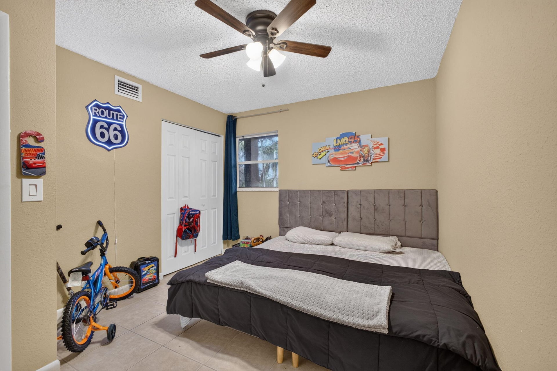 Unit 304 photo 33