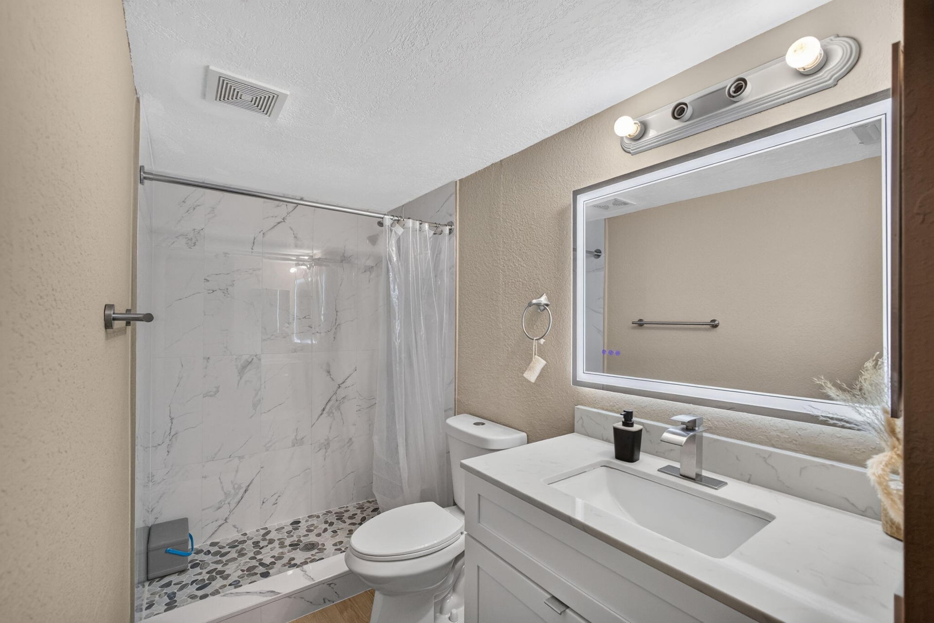 Unit 304 photo 35