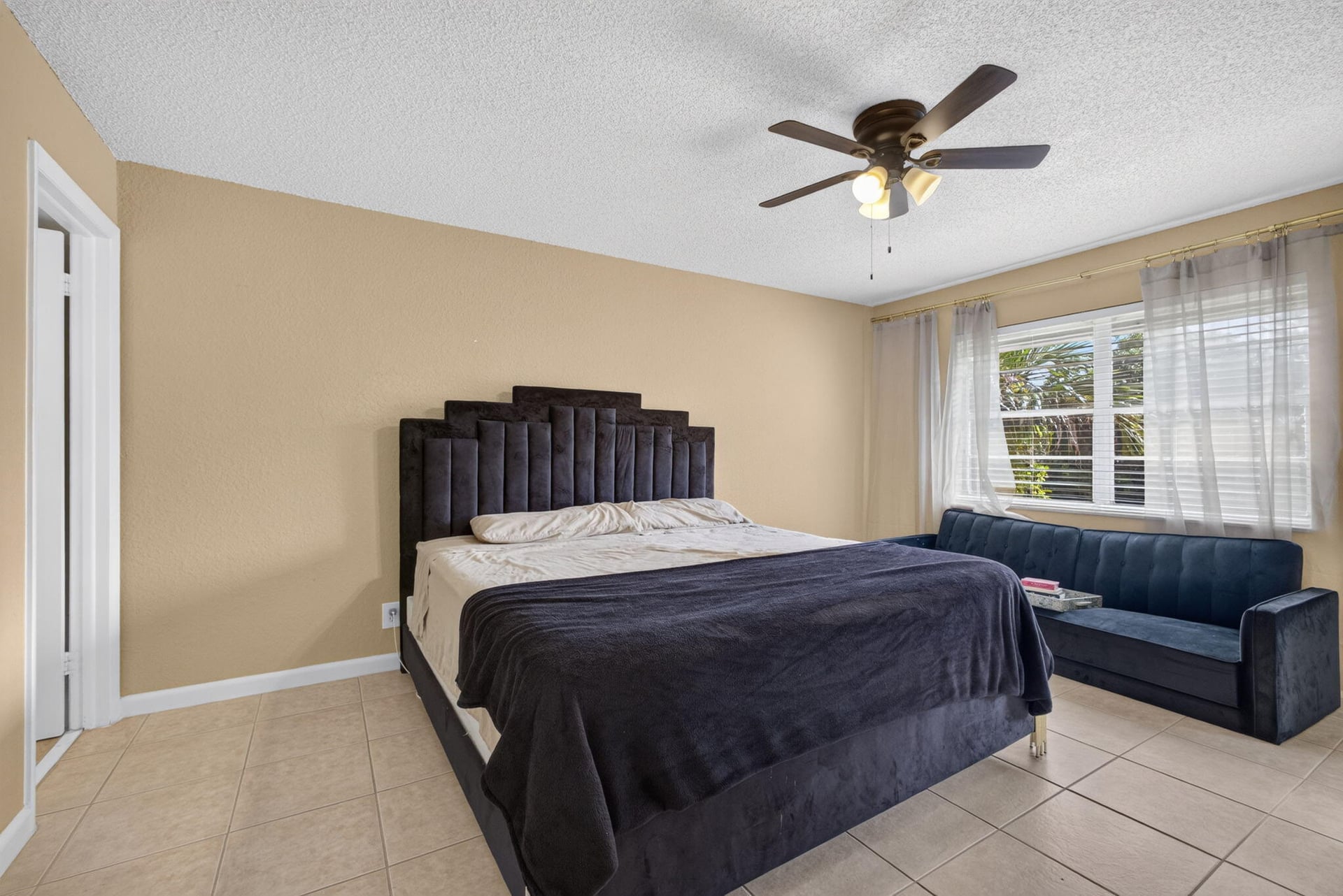Unit 304 photo 38