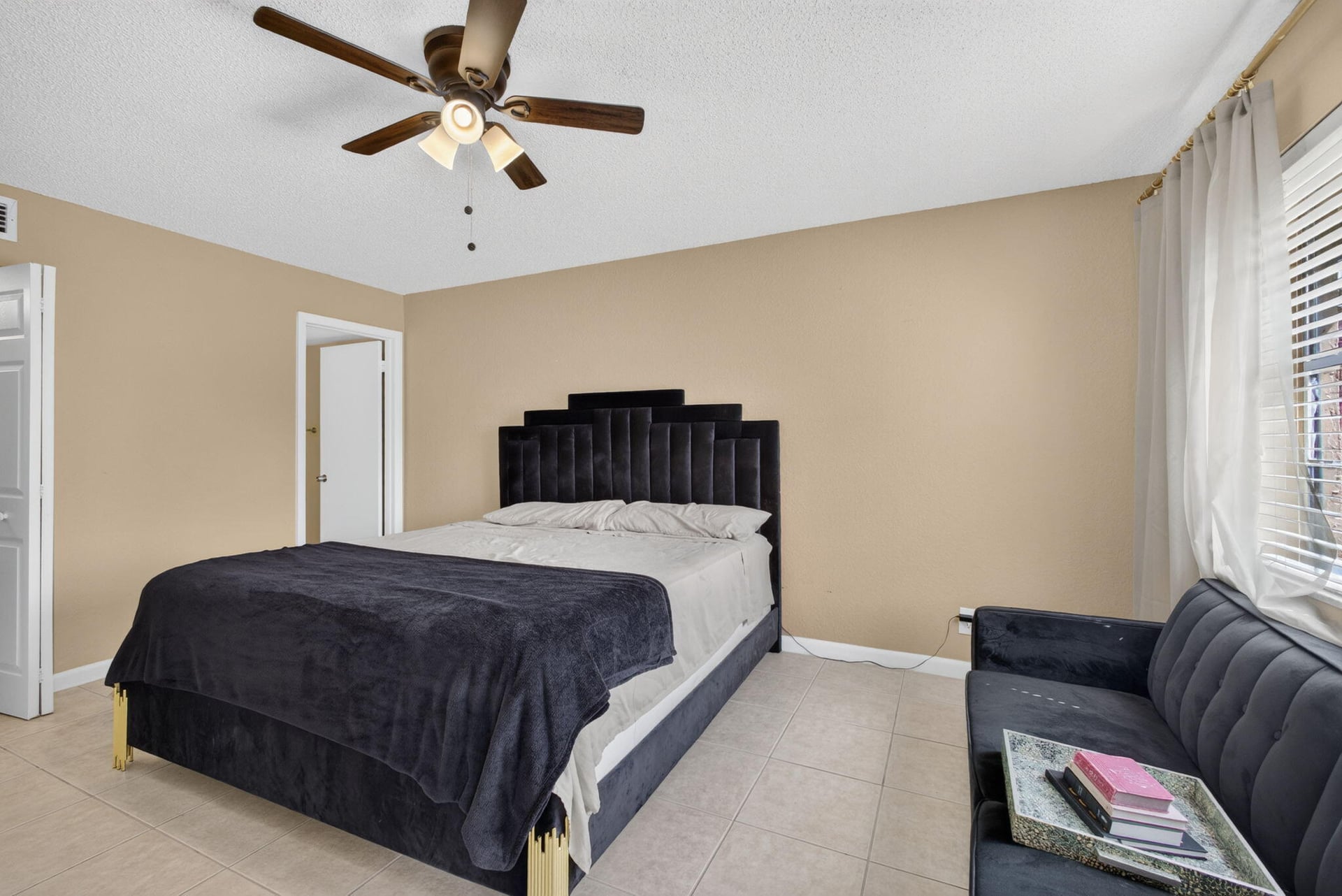 Unit 304 photo 41