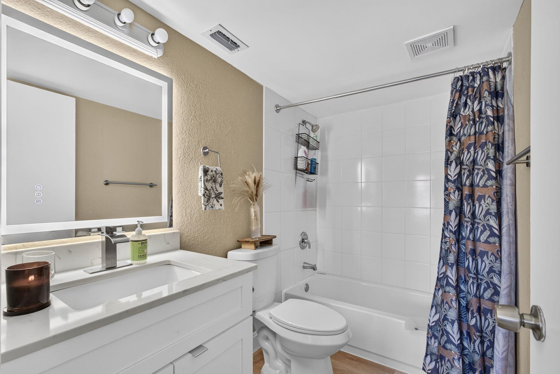 Unit 304 photo 42