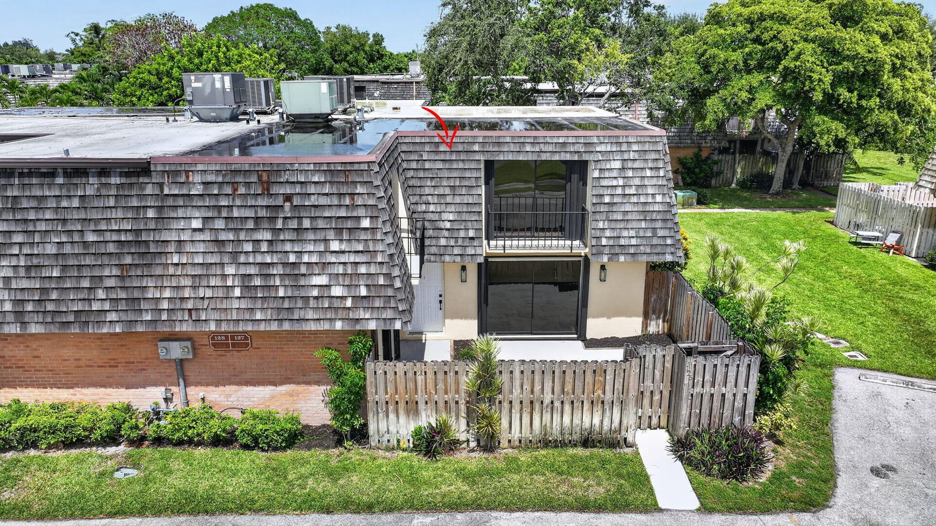  Residence photo 9