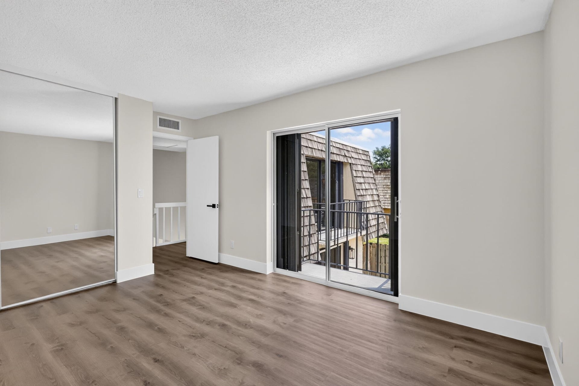  Residence photo 15