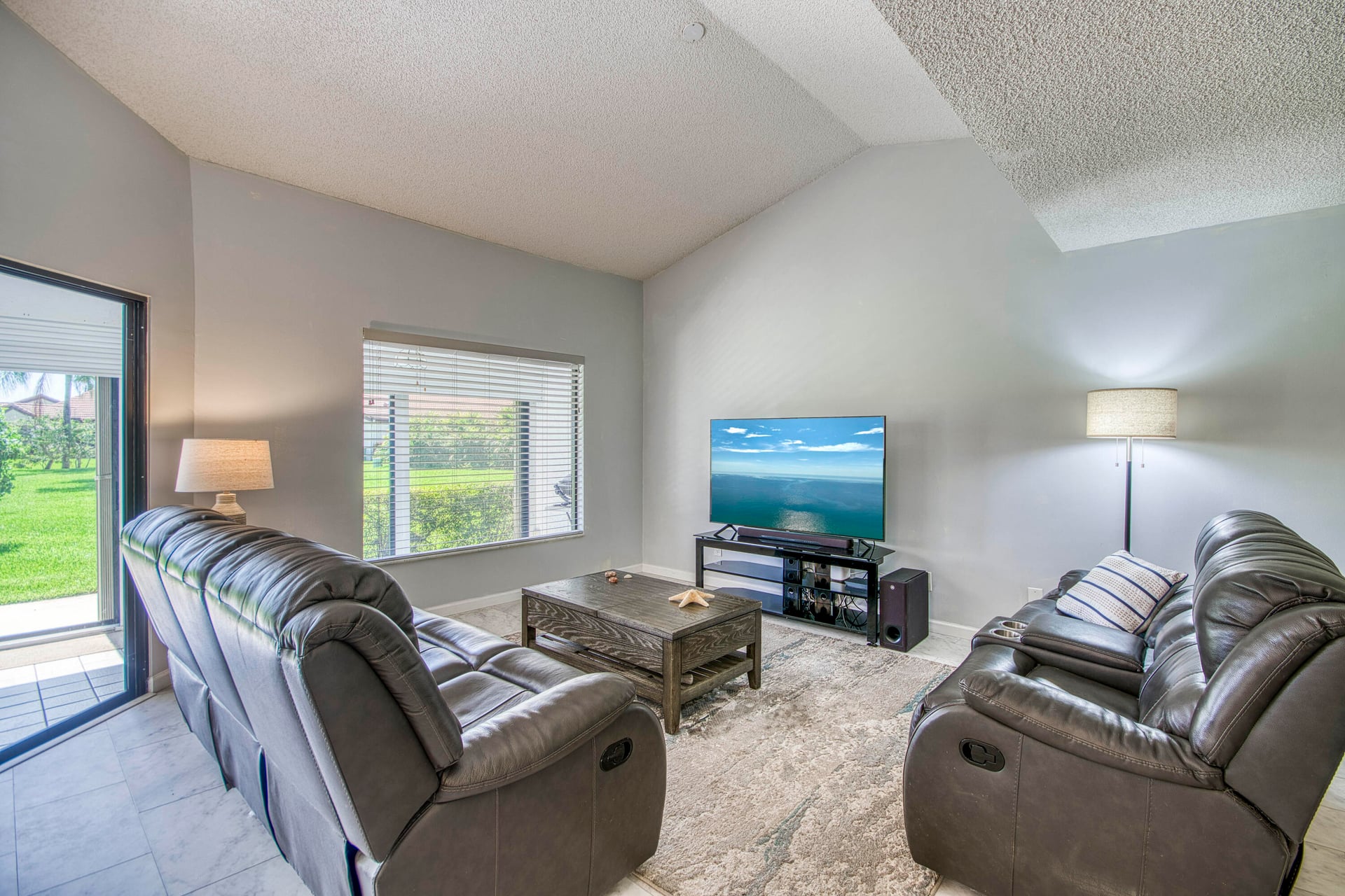  Residence photo 6