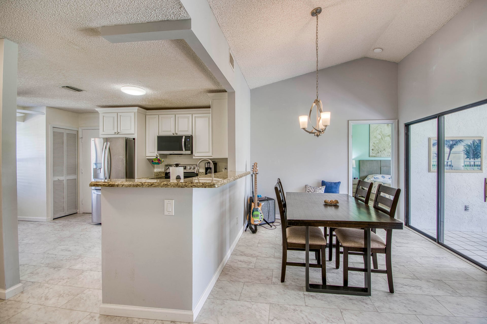  Residence photo 9