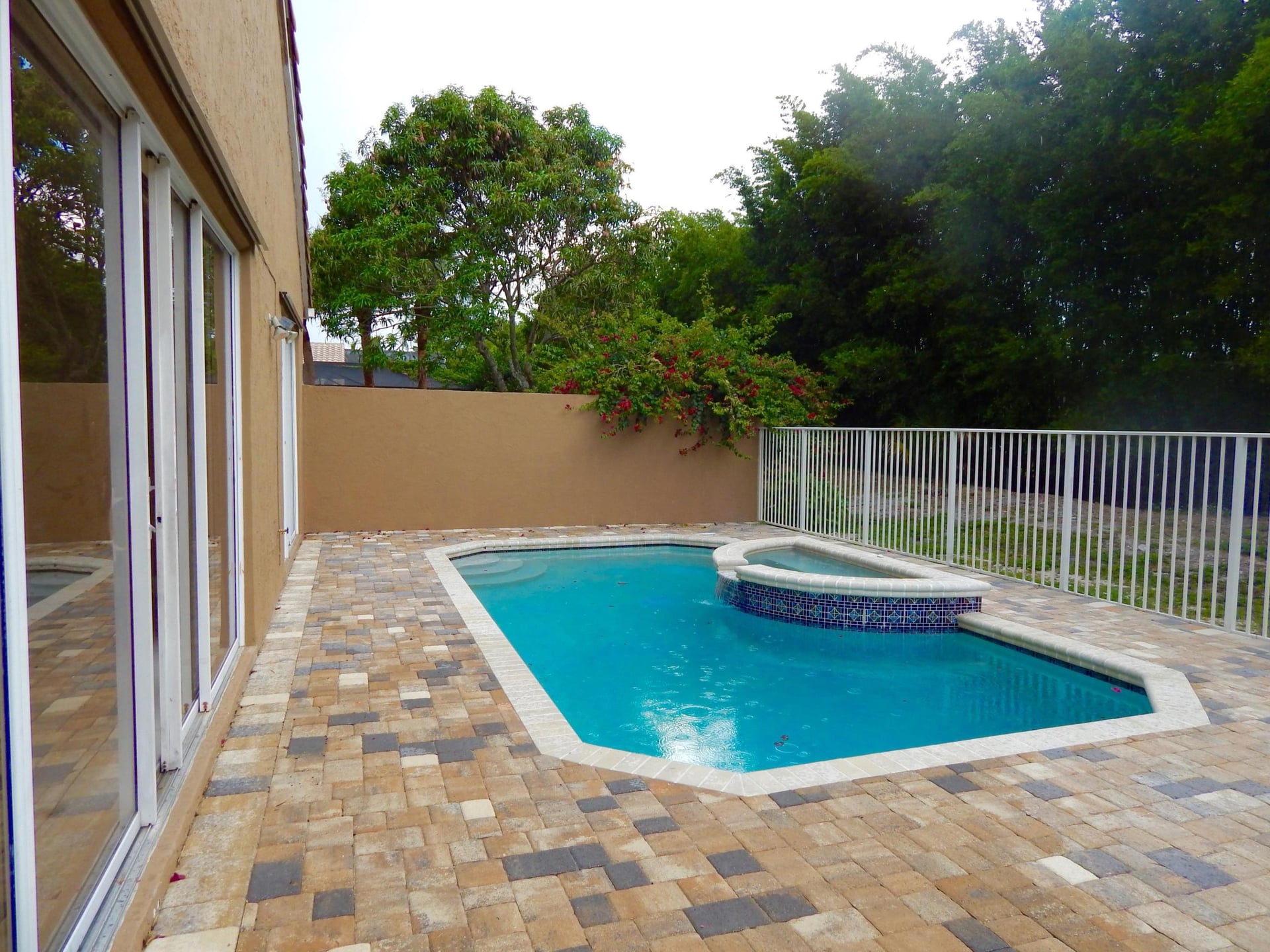  Residence photo 11