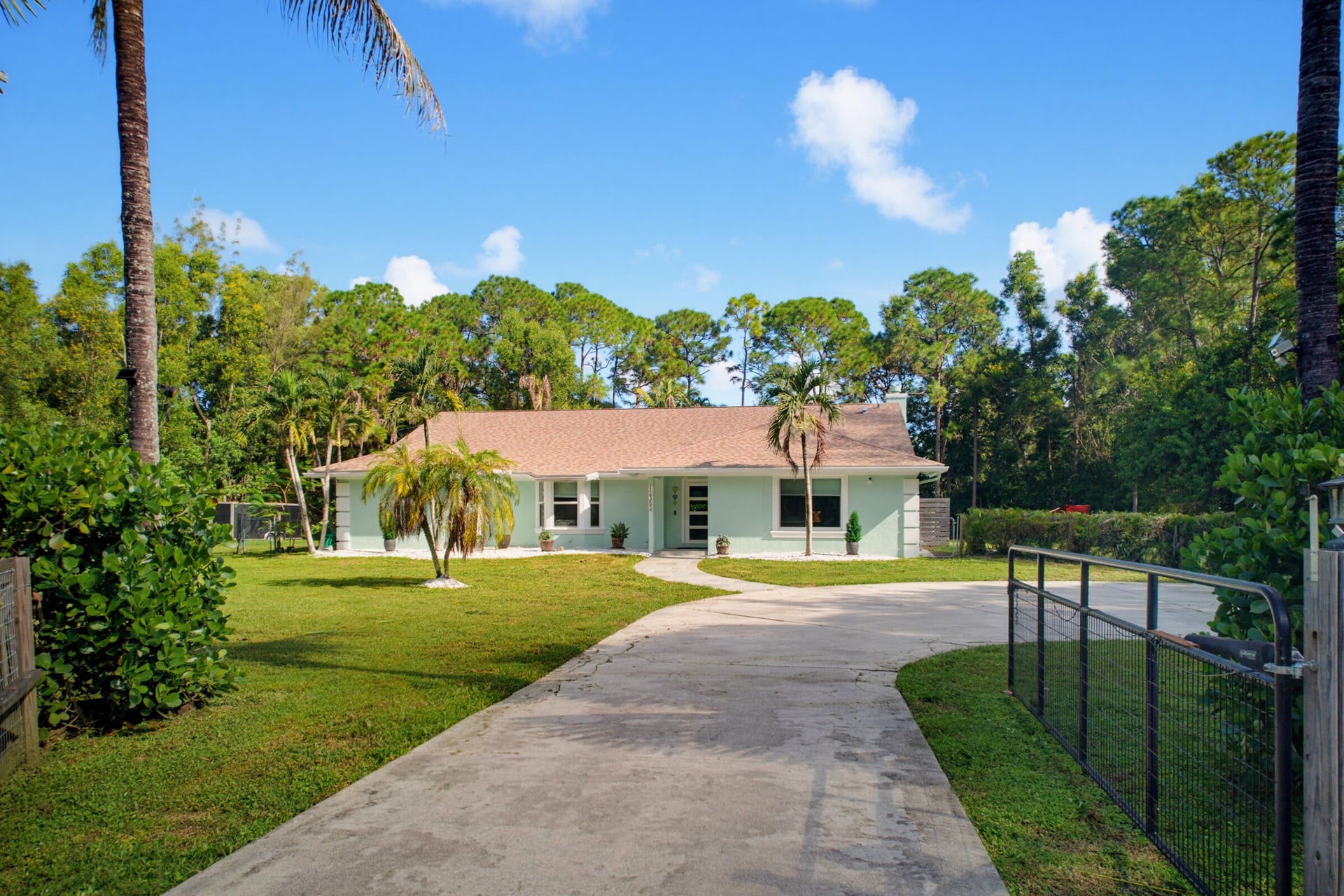  Residence photo 5