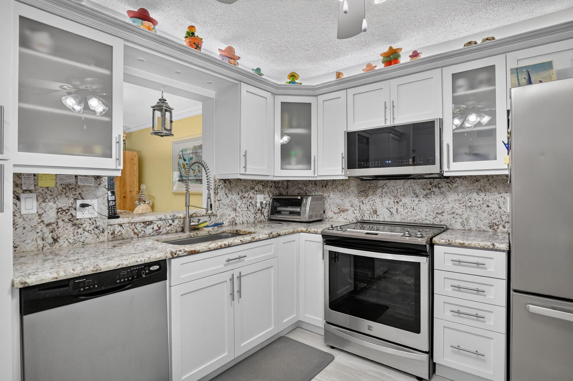 Unit Apt 4 photo 9