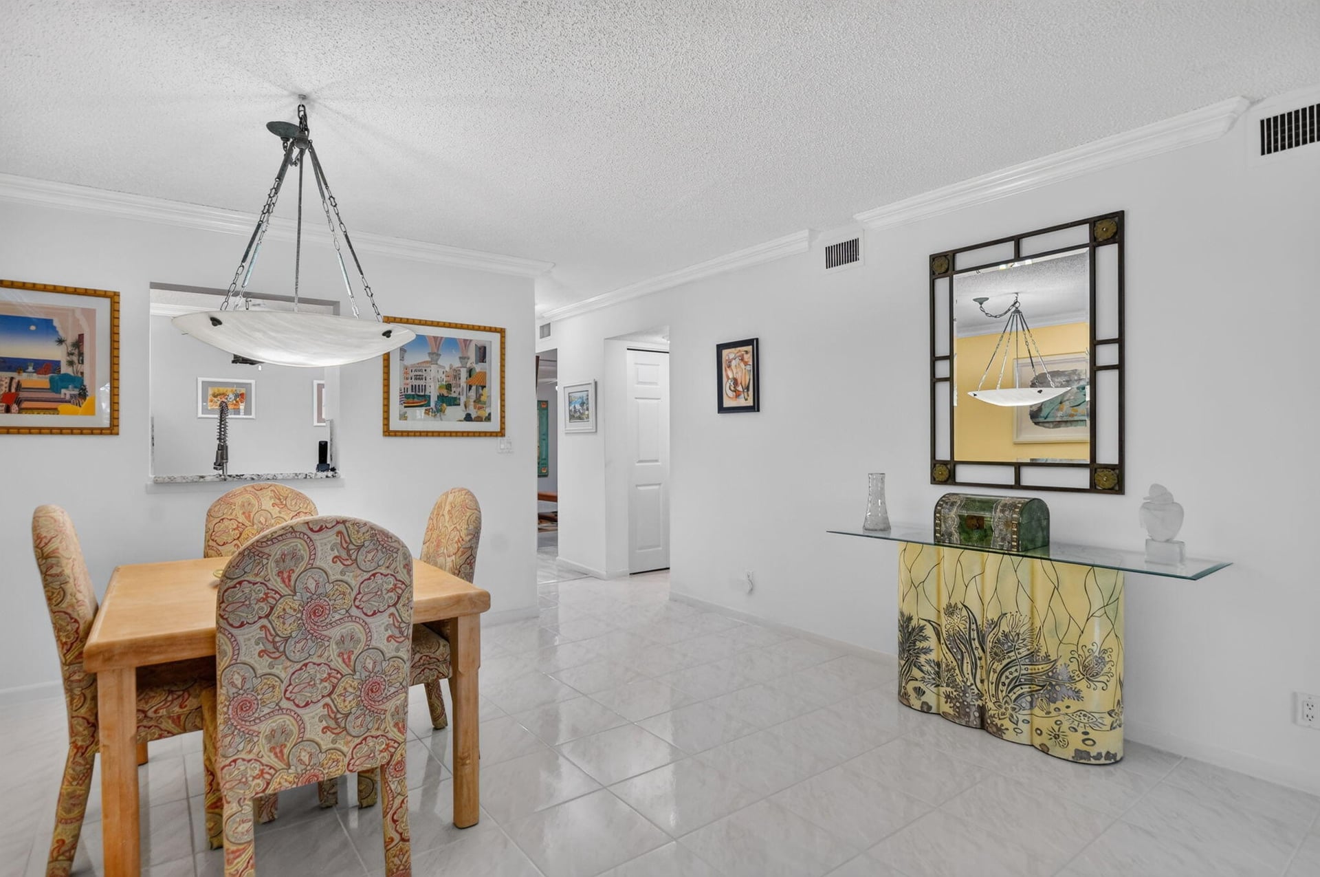 Unit Apt 4 photo 13