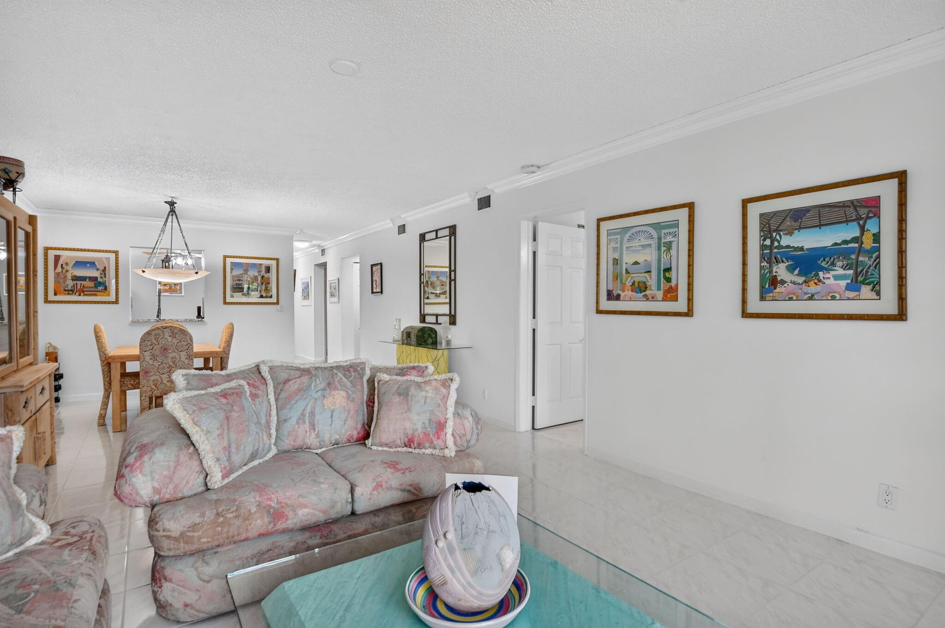 Unit Apt 4 photo 17