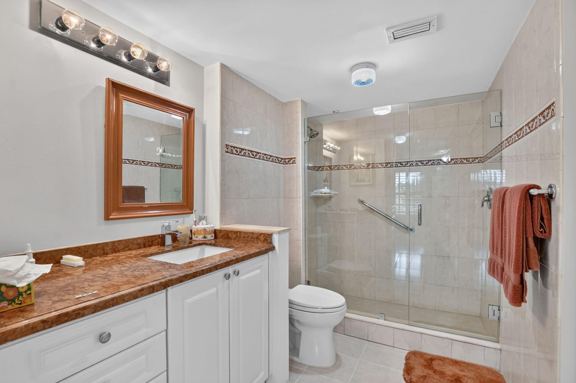 Unit Apt 4 photo 21