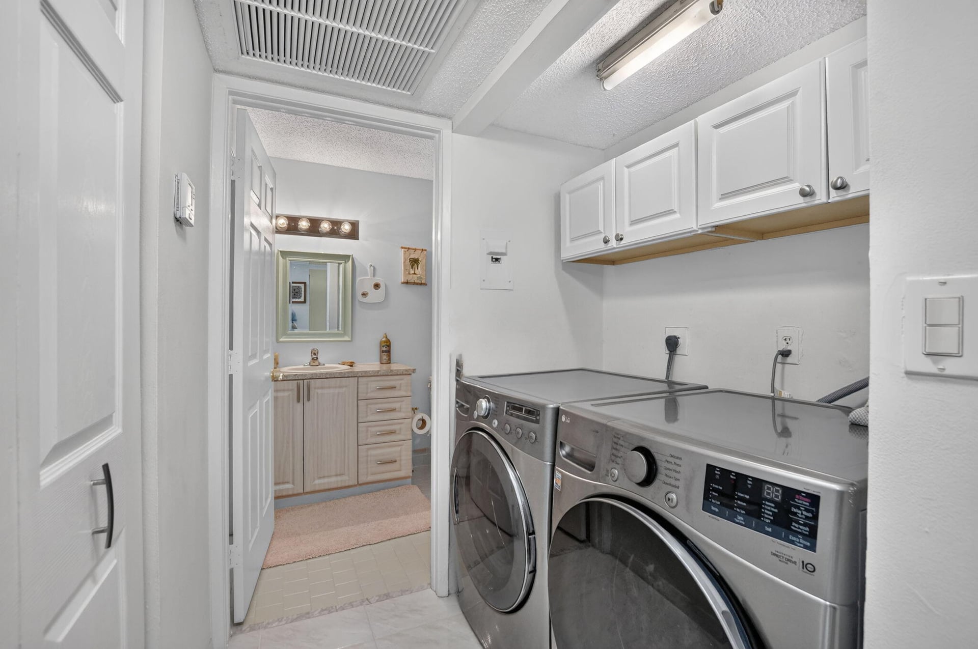 Unit Apt 4 photo 29