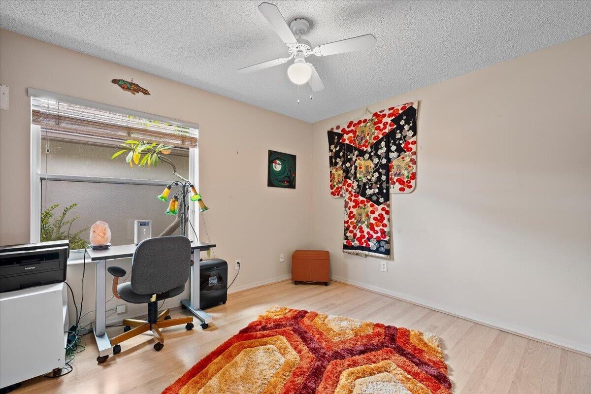Residence photo 22