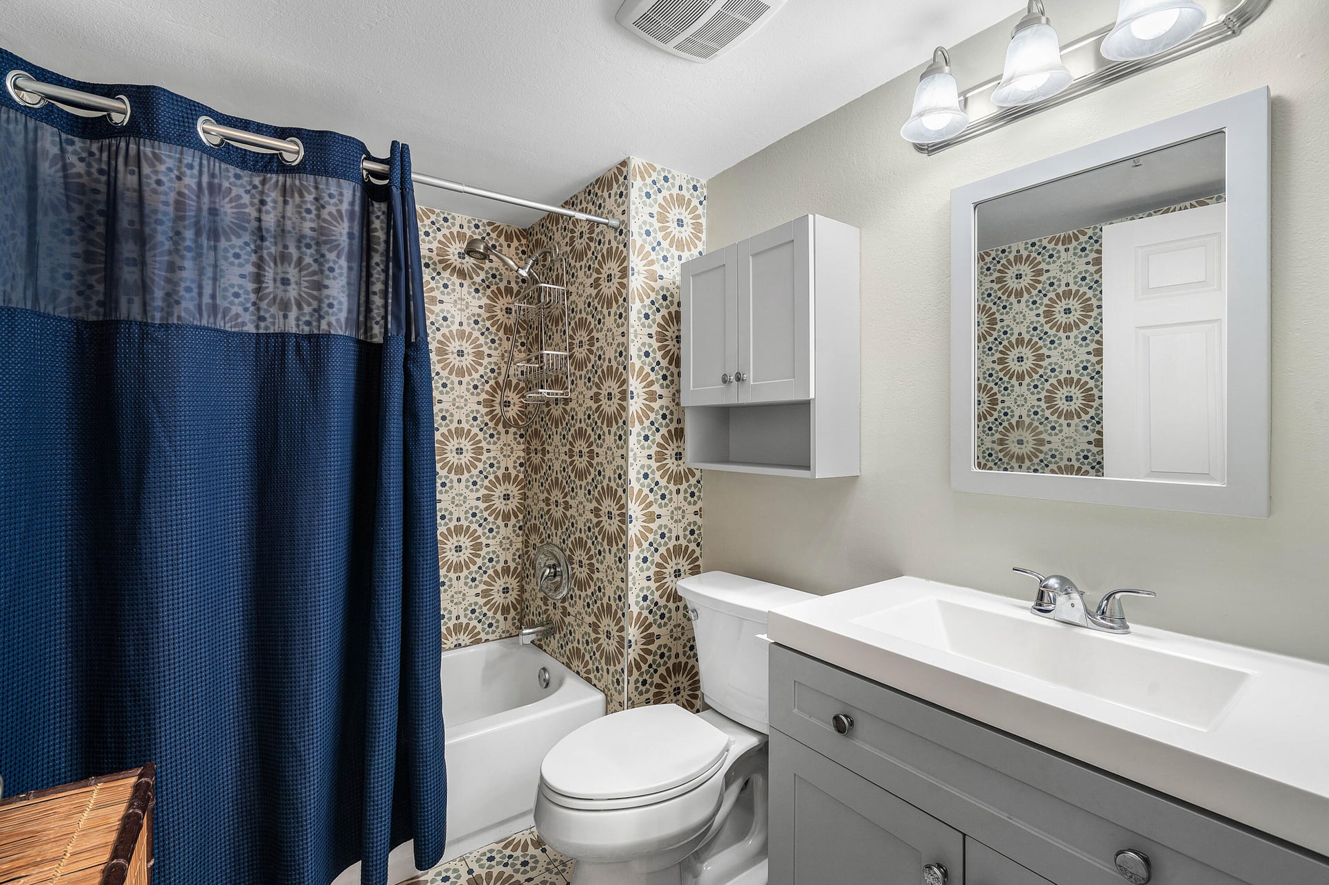 Unit 205 photo 17