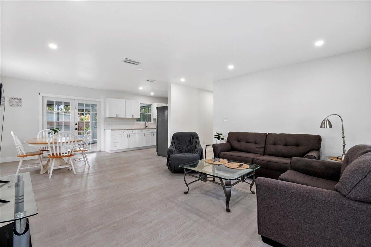  Residence photo 8