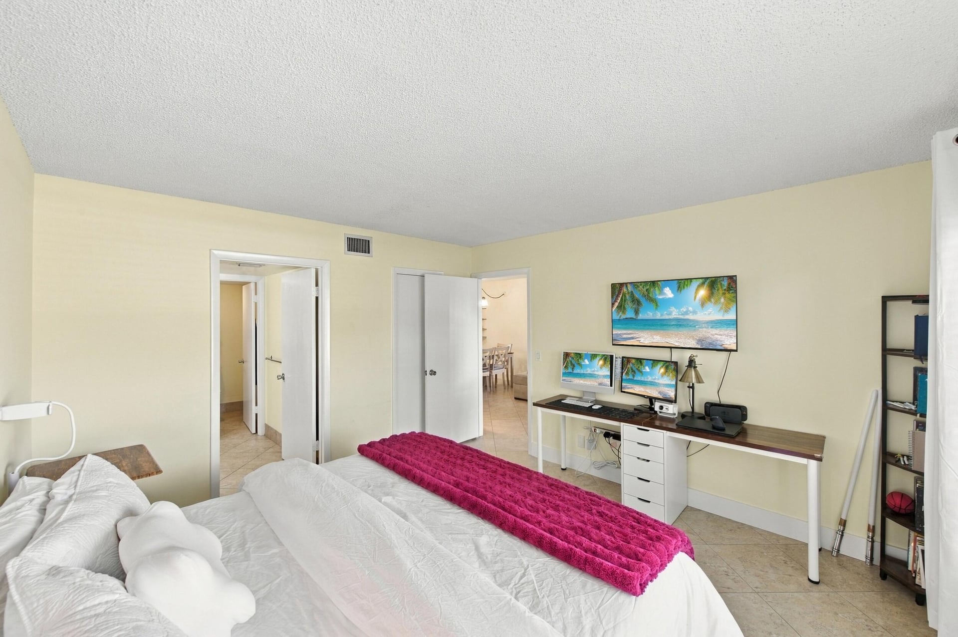 Unit 102 photo 11