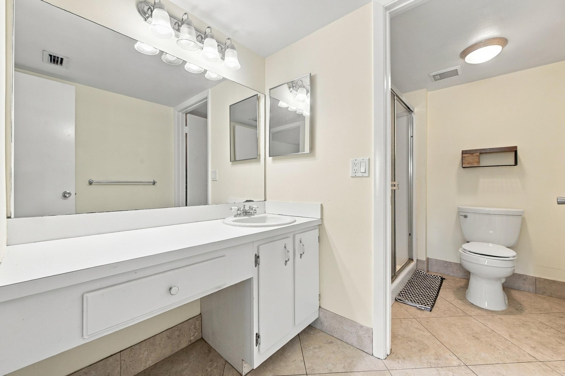 Unit 102 photo 13
