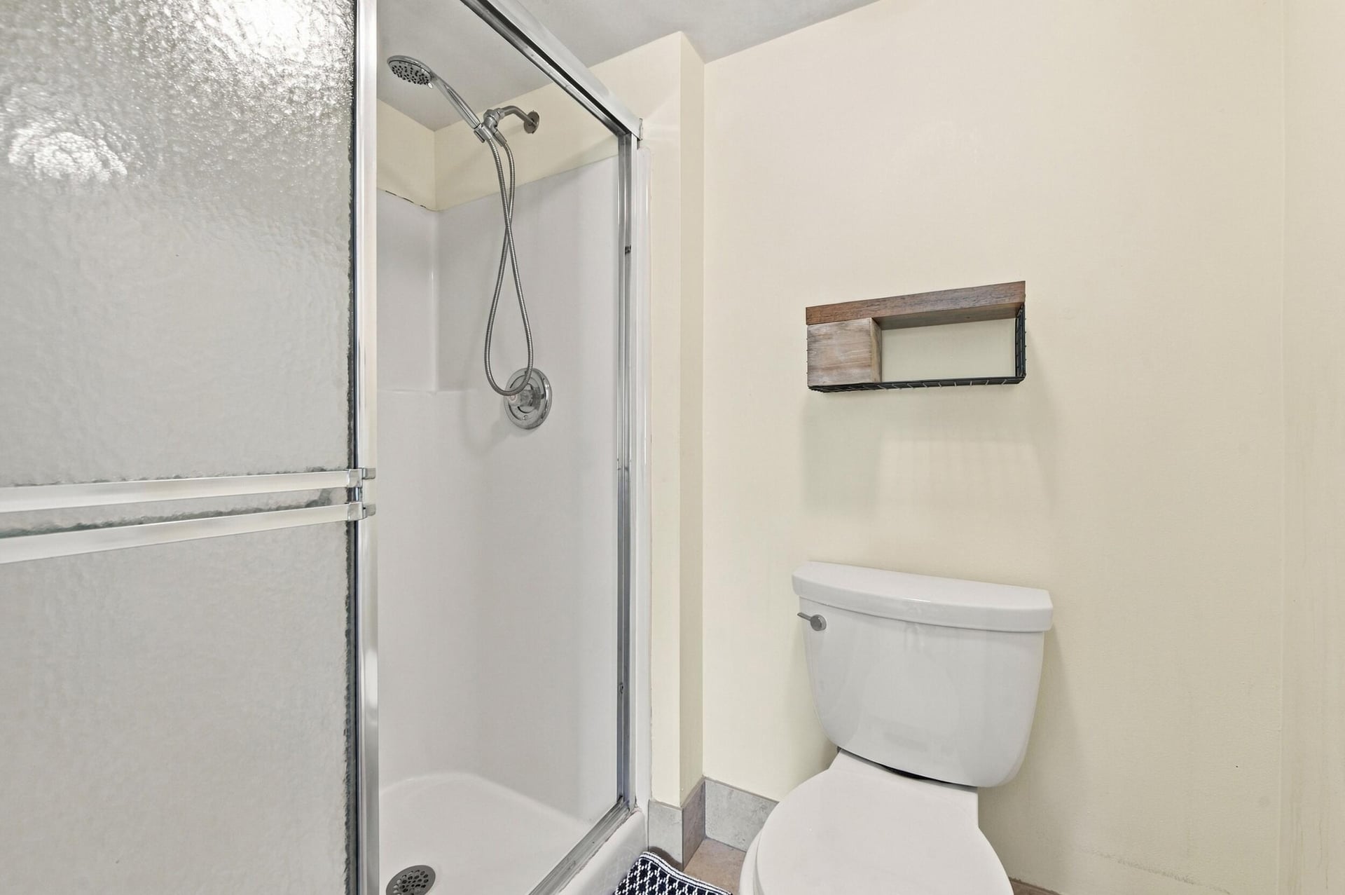 Unit 102 photo 14
