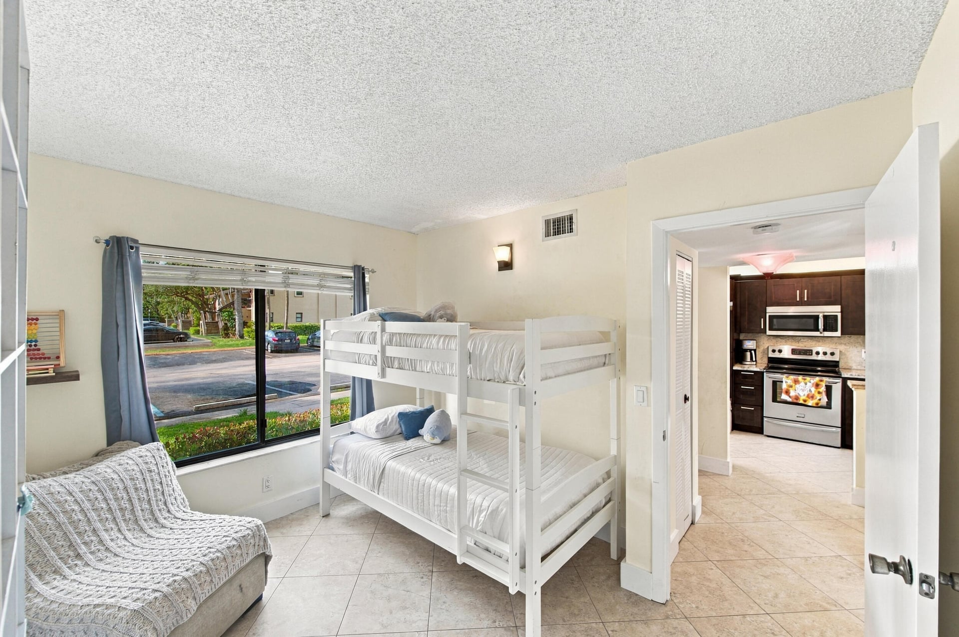 Unit 102 photo 15