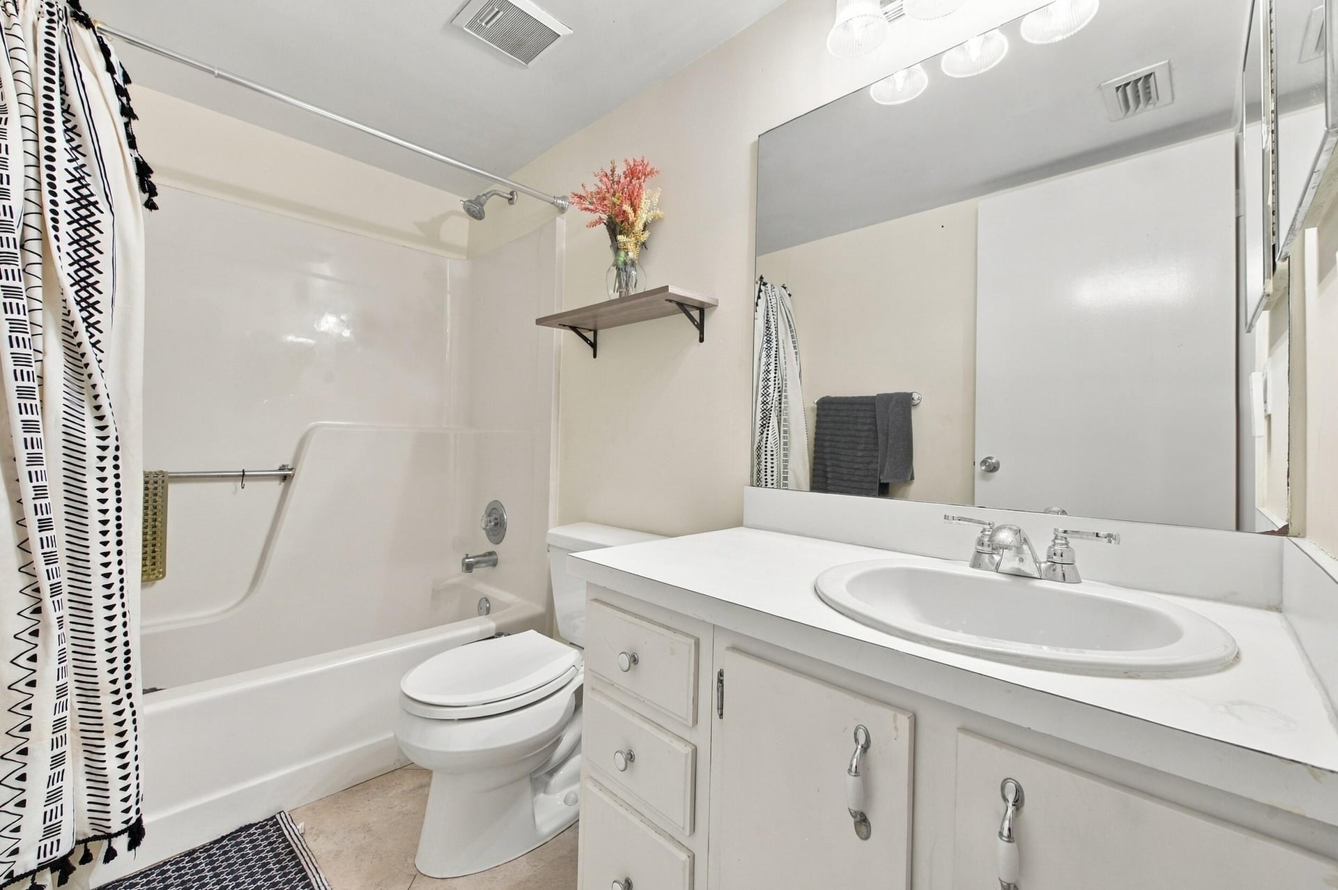 Unit 102 photo 17