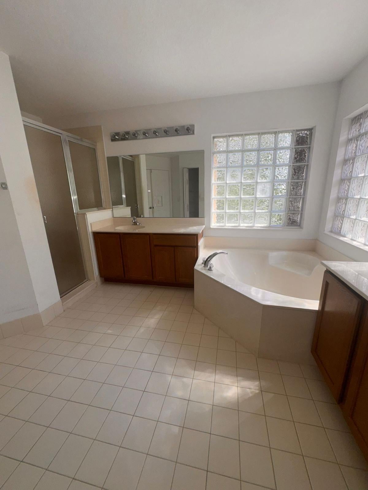  Residence photo 4