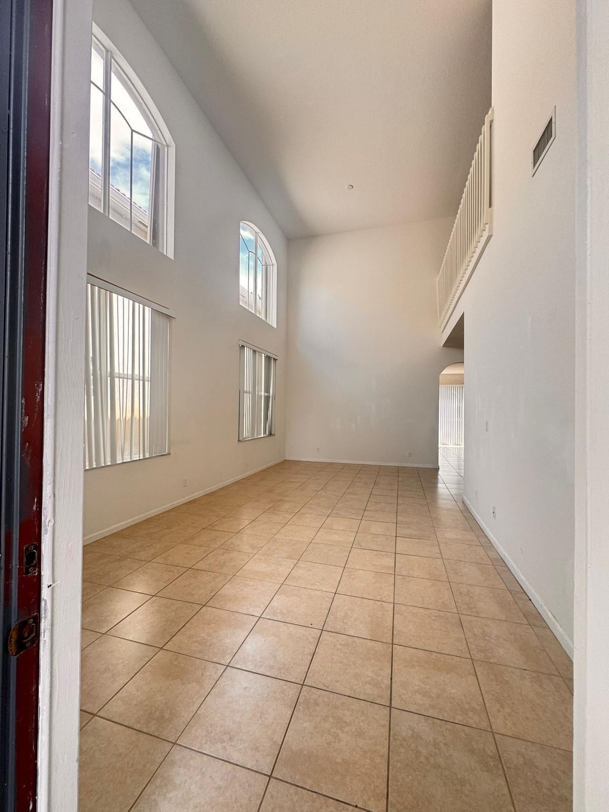 Residence photo 5