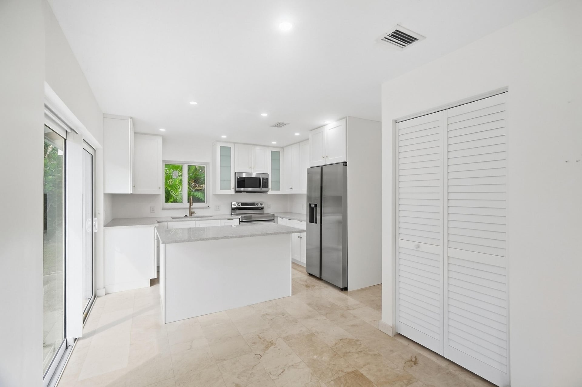 Residence photo 3