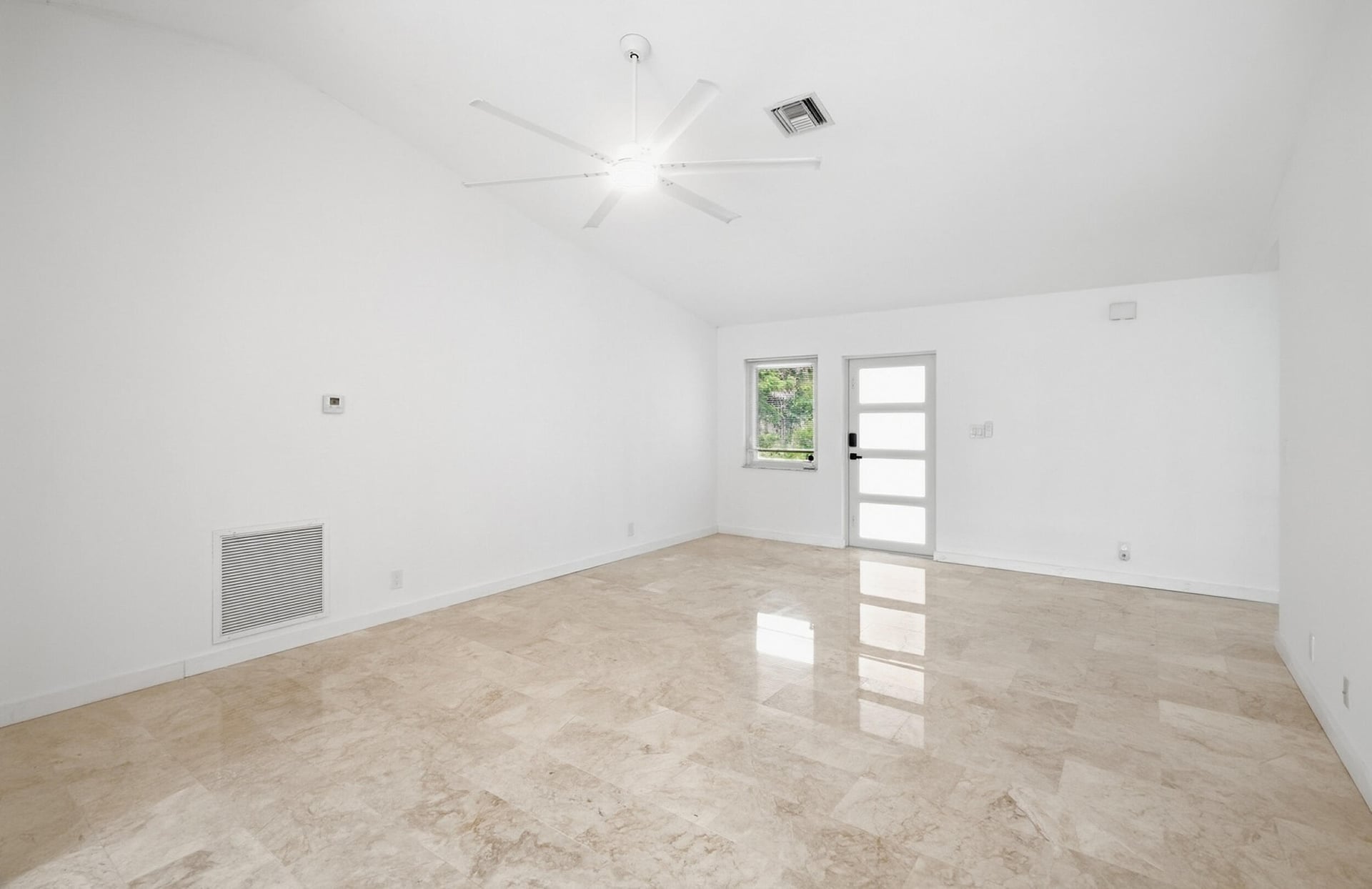 Residence photo 8