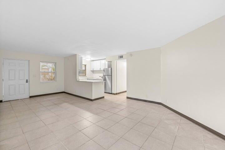 Unit 104 photo 6
