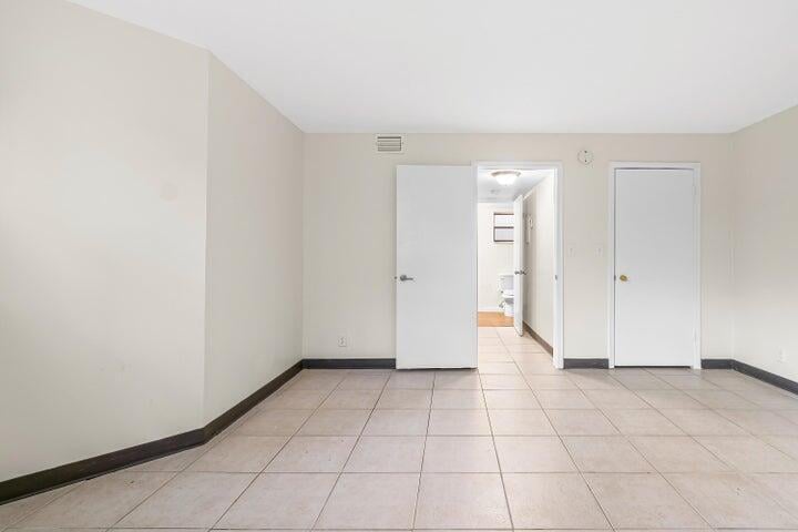Unit 104 photo 11