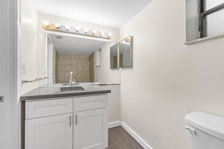 Unit 104 photo 14