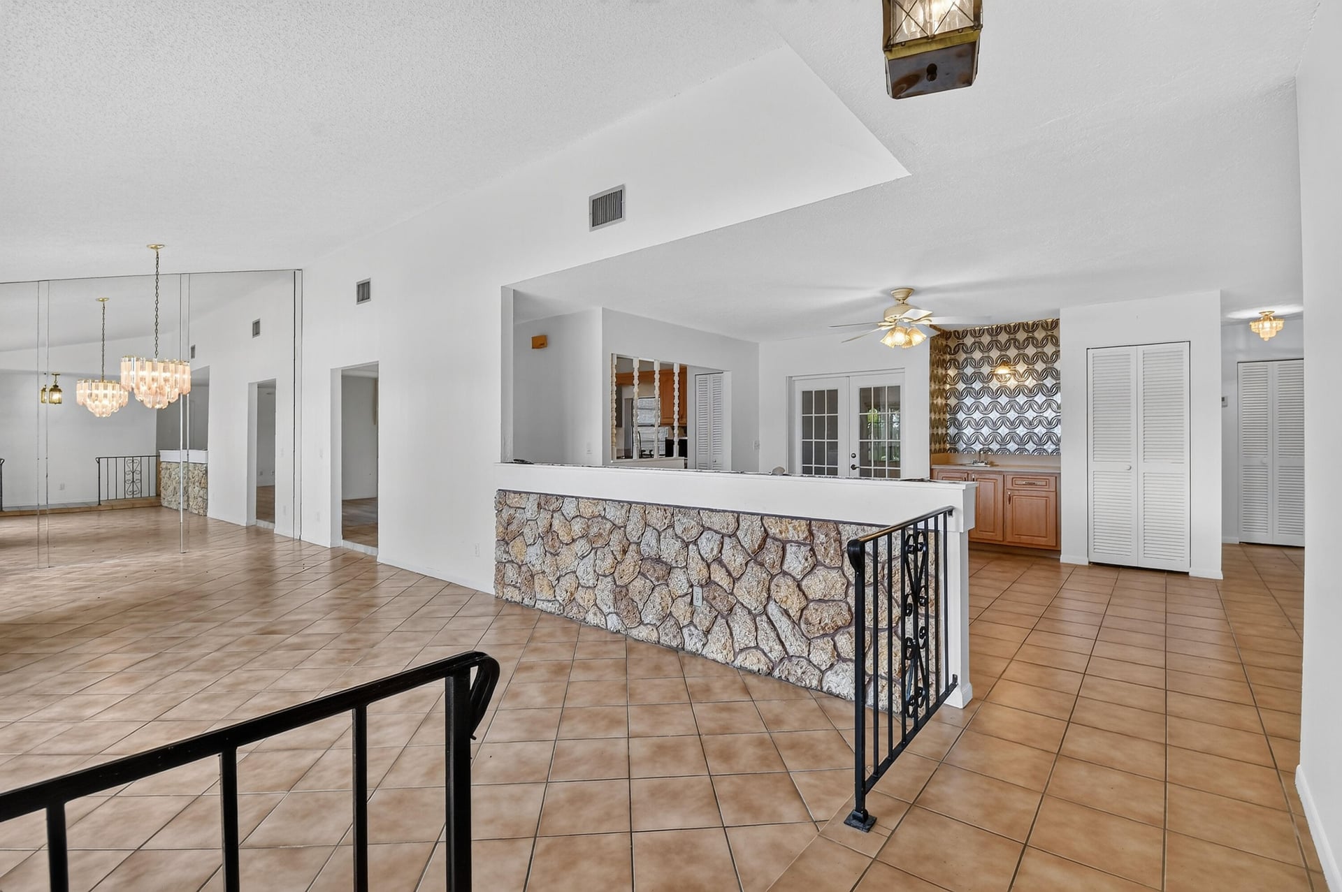 Residence photo 3