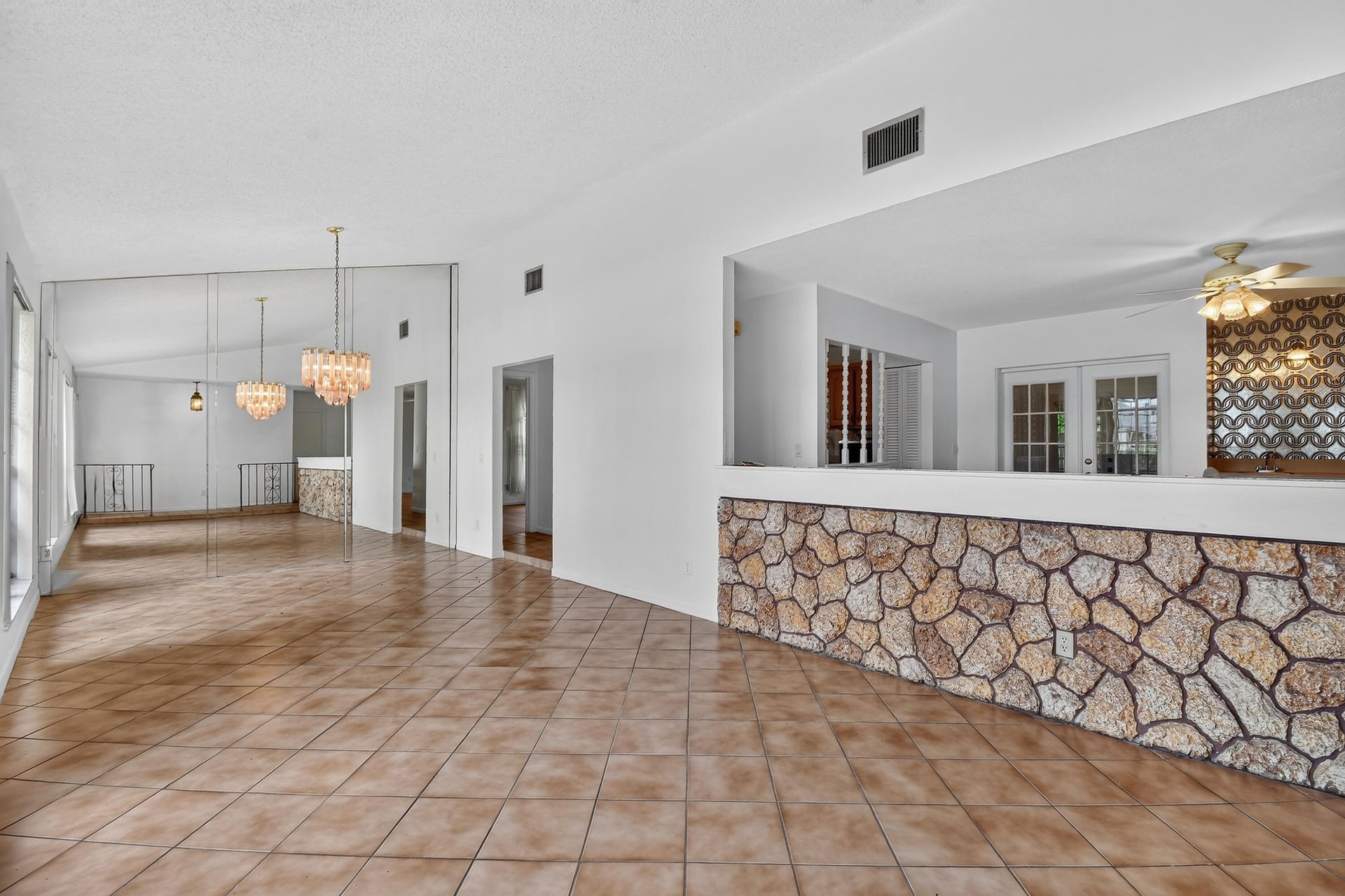 Residence photo 6