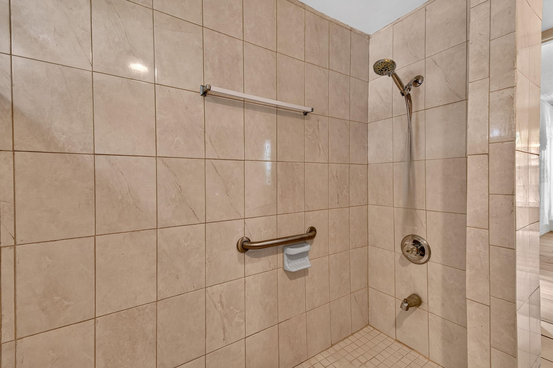 Residence photo 20