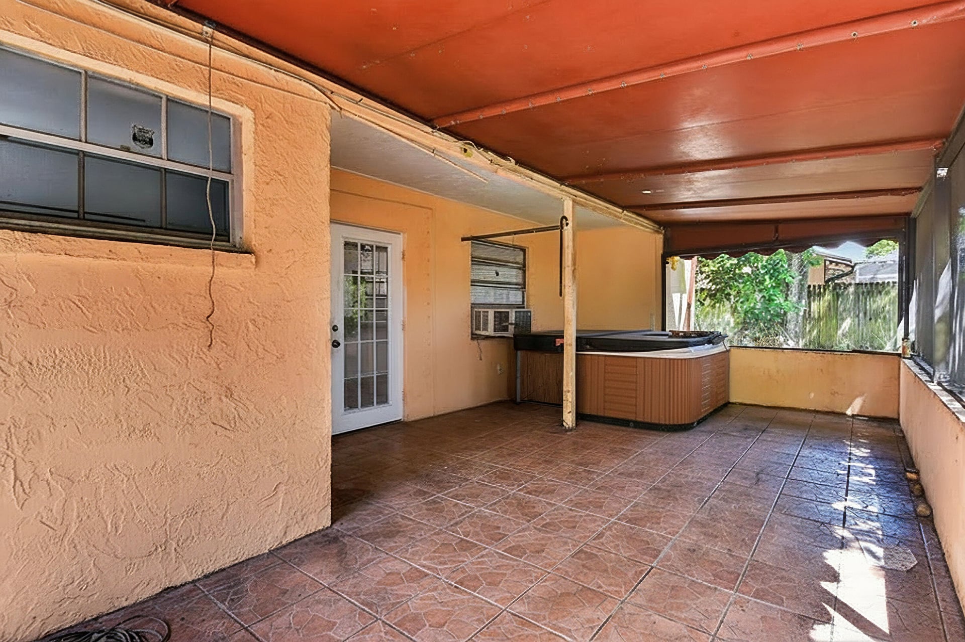Residence photo 32