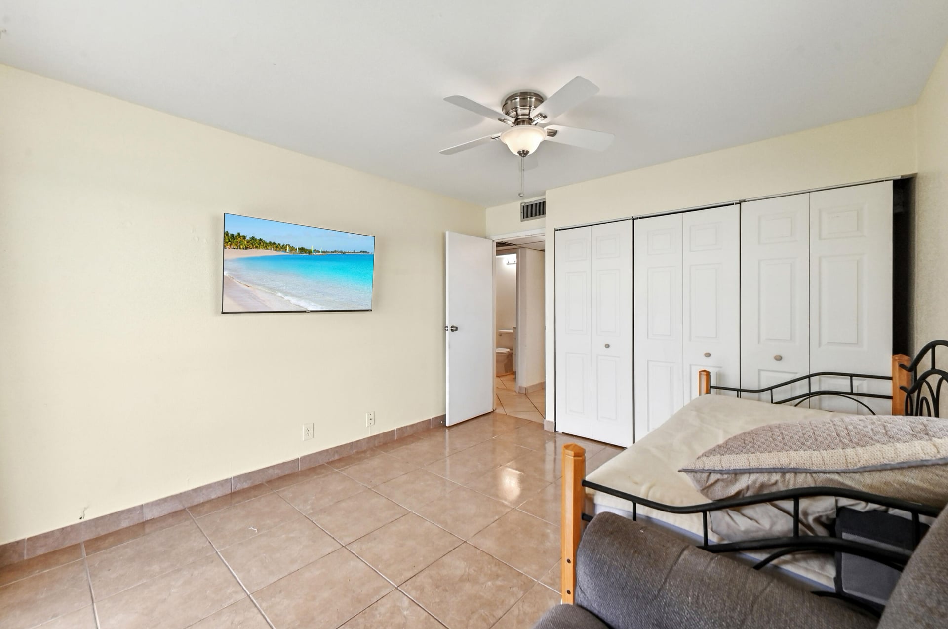 Residence photo 16