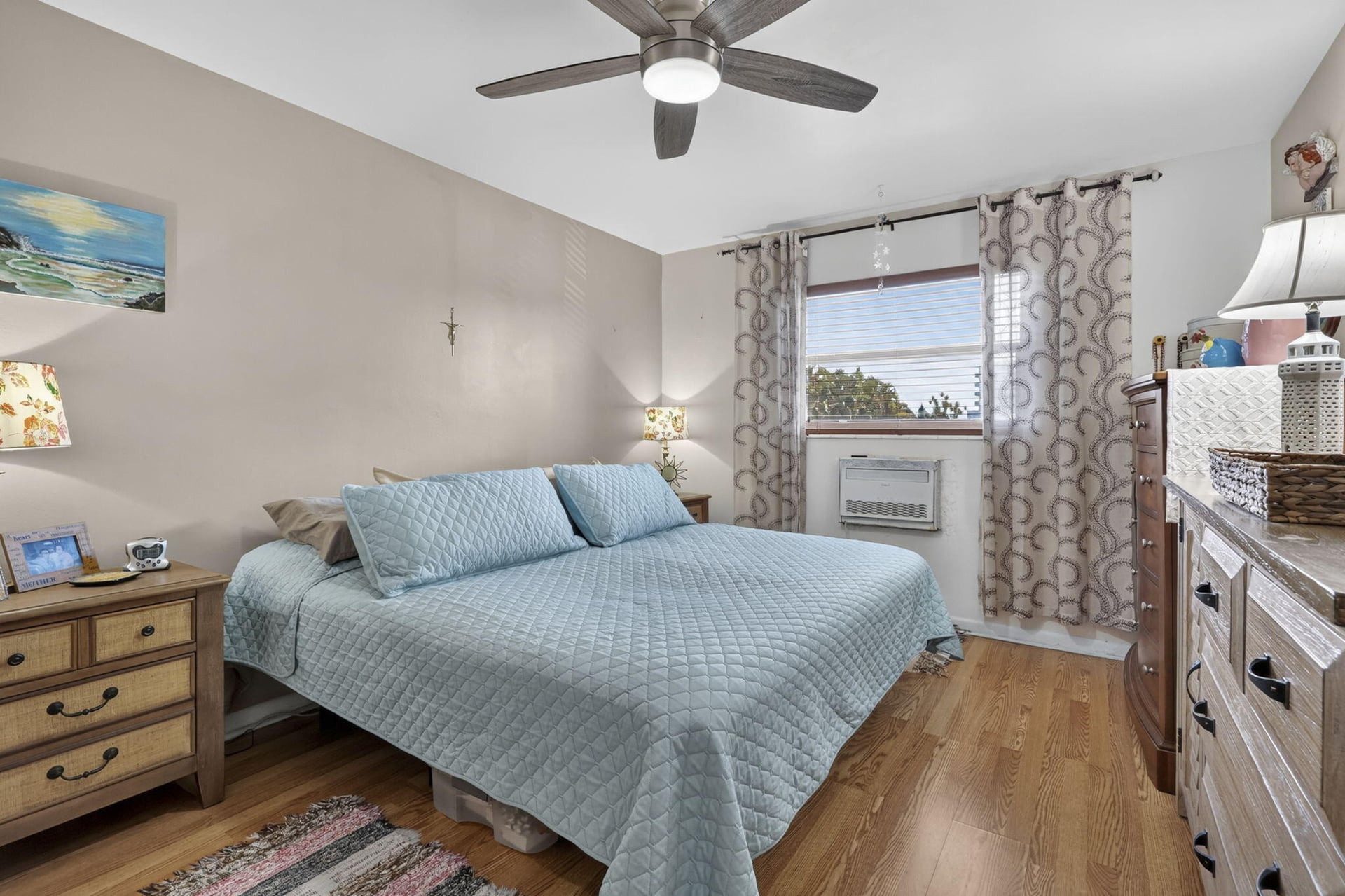 Unit 25 photo 18