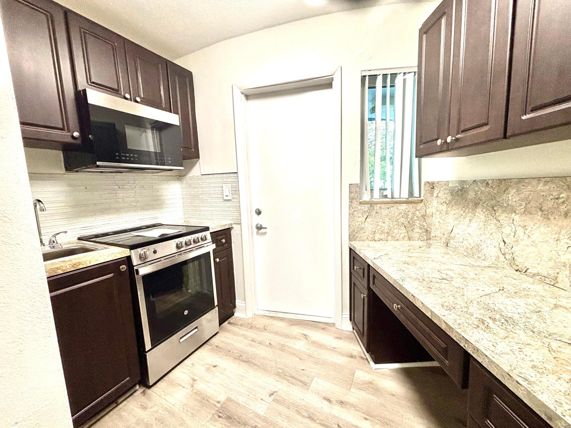 Unit 28 photo 9