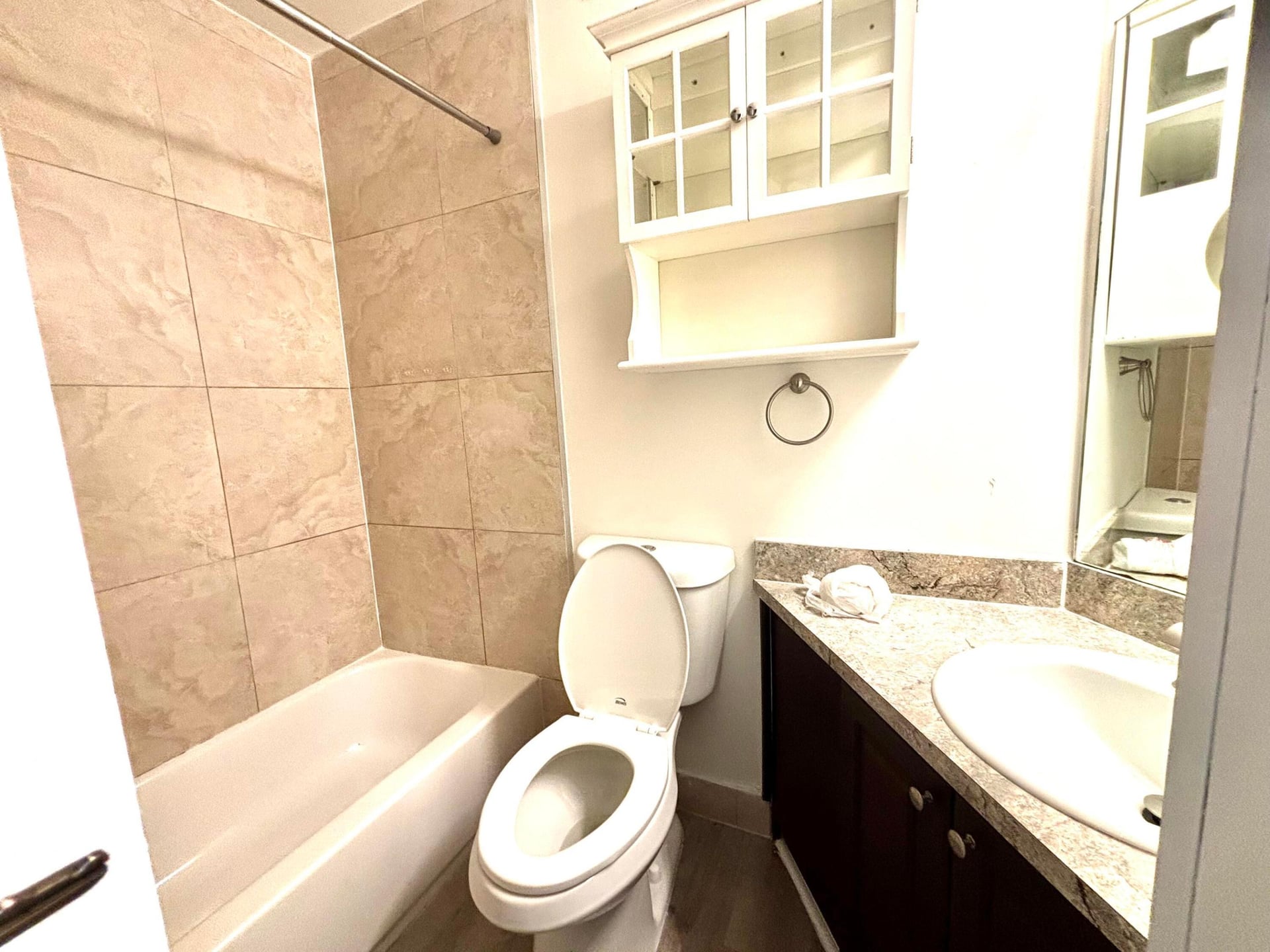 Unit 28 photo 11