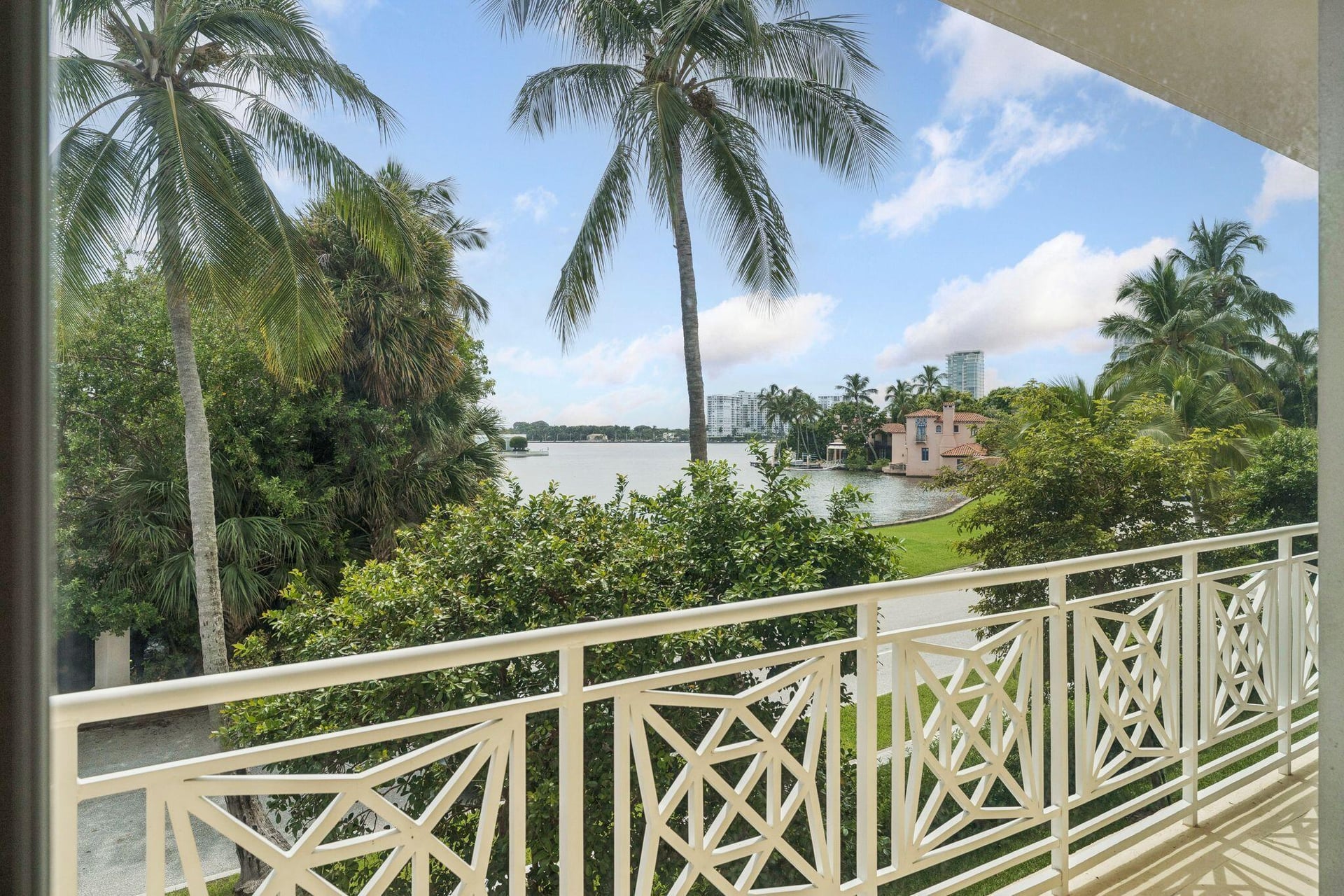 In-Town Palm Beach Unit 2F photo 4