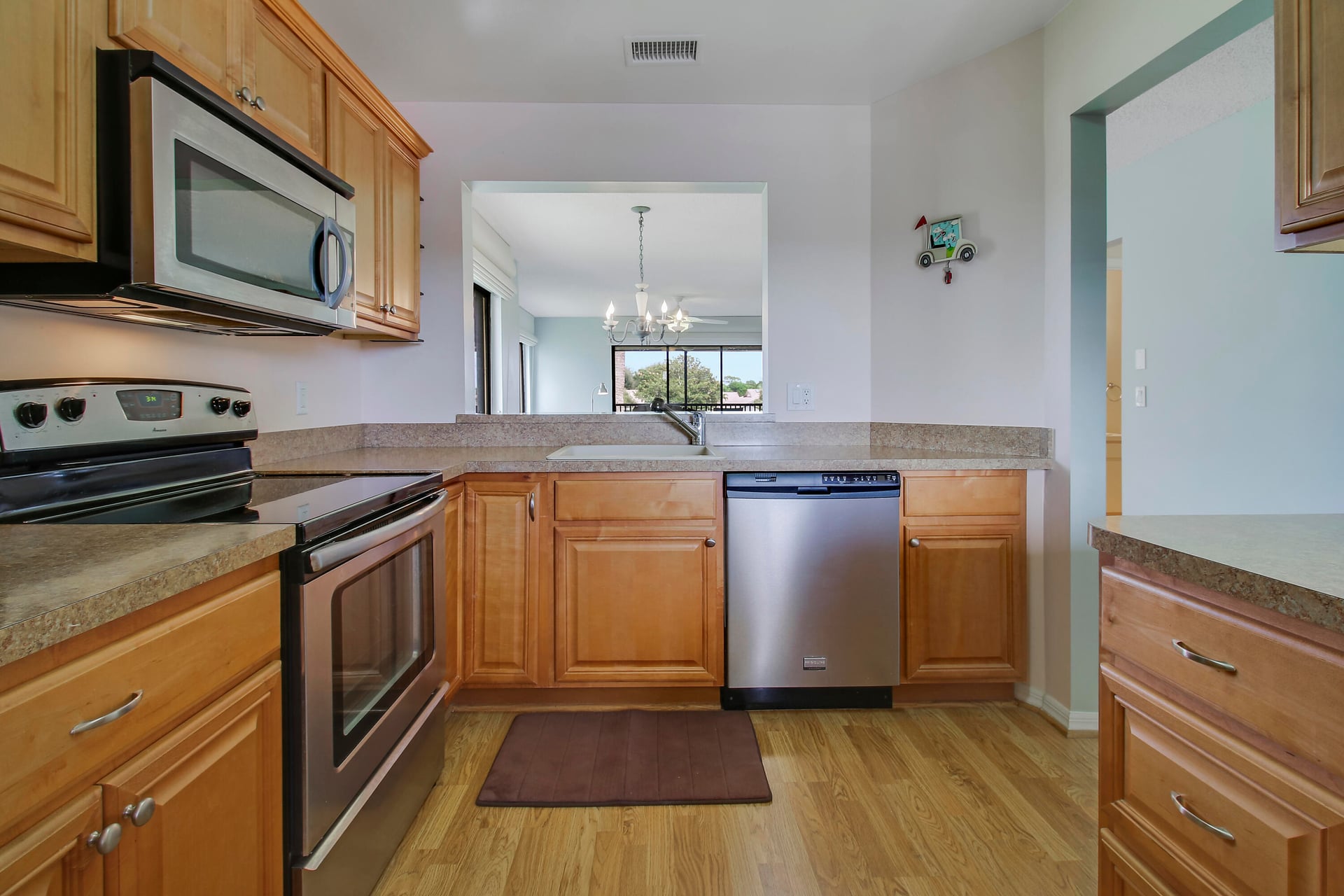 Unit 204 photo 6